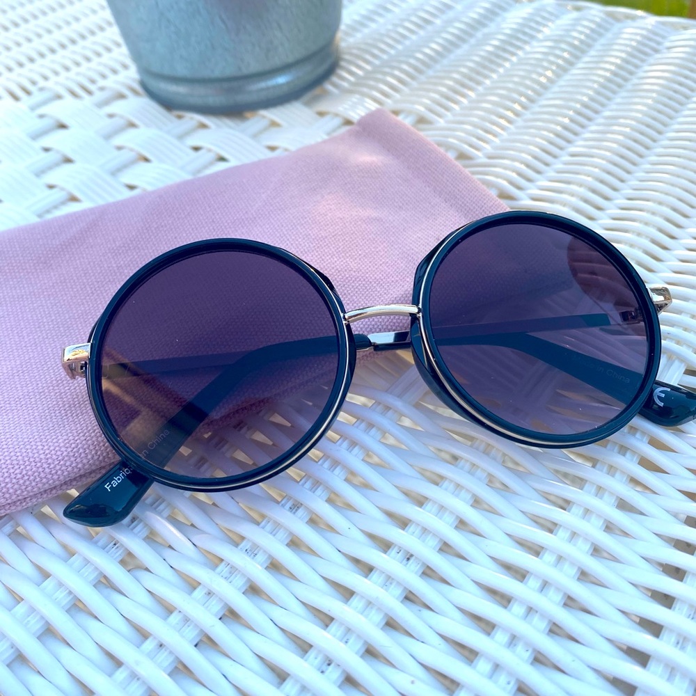 Evelyn Sunglasses, Round, new